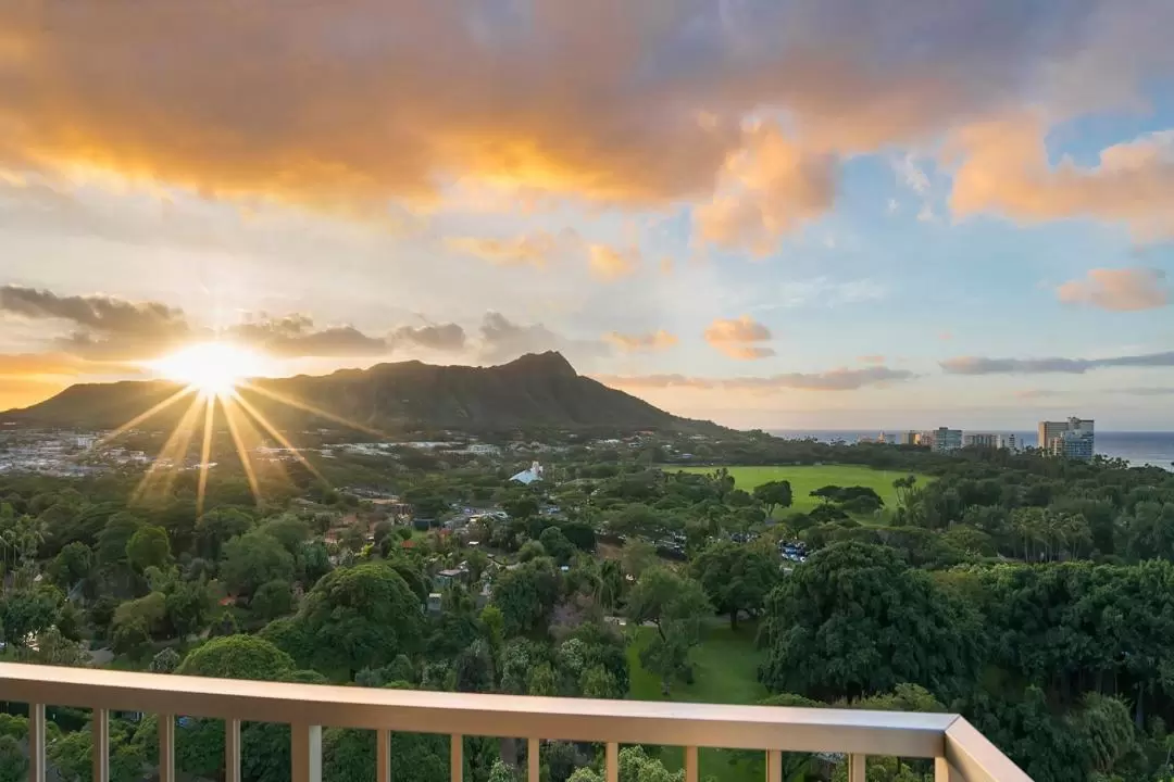 7N Hawaii Holiday at Queen Kapiolani Hotel, Waikiki with Flights from Sydney, Australia