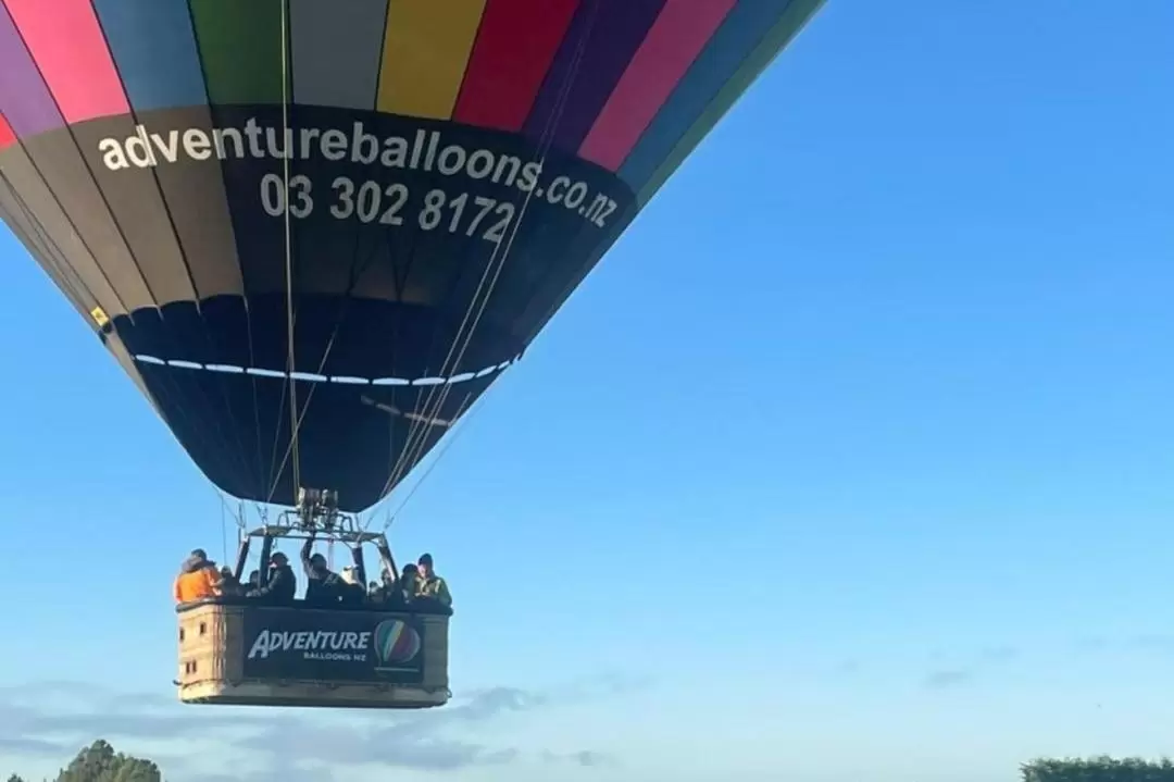 Scenic Hot Air Balloon Flight Experience in Wanaka