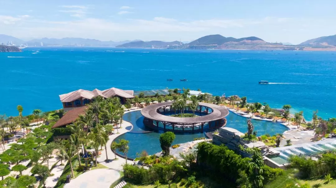 Green Oasis Beach and Hon Tam Island Day Tour from Nha Trang