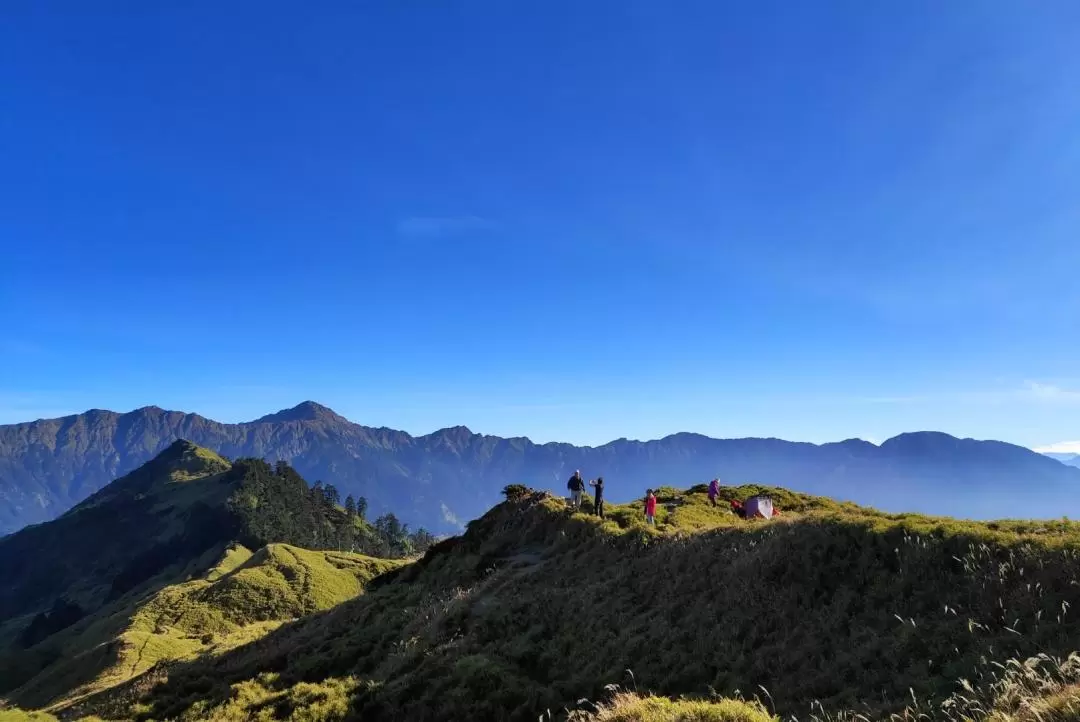 Nantou｜Three Peaks of Hehuan Mountain & Little Qilai Prairie 2 Days 1 Night Mountaineering Tour