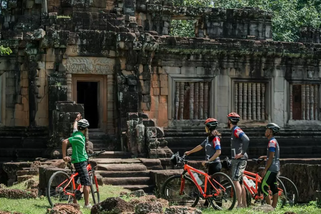 Angkor Sunrise Discovery Bike Tour (Breakfast & Lunch included)