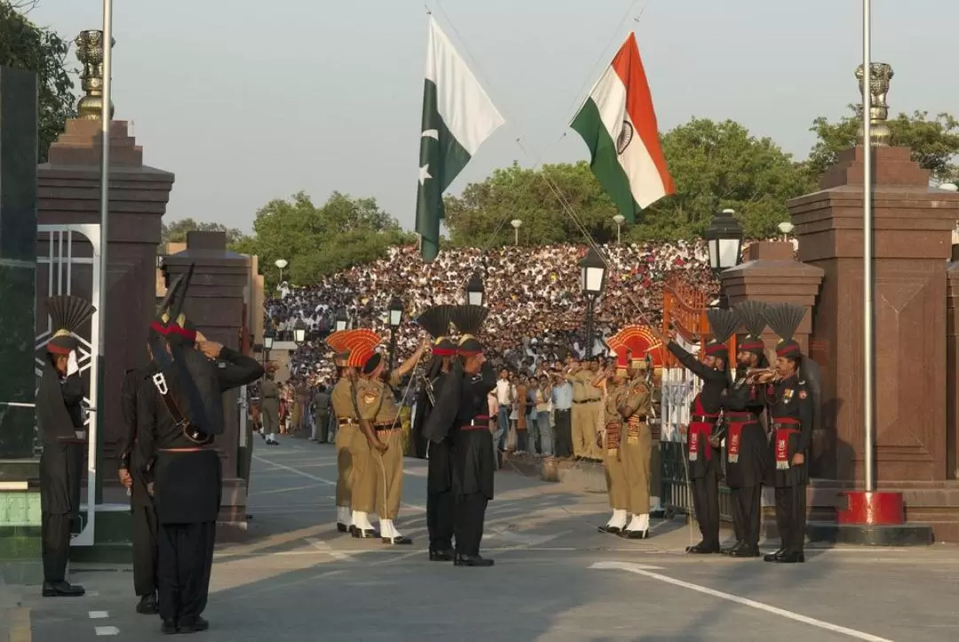 Wagah Beating Retreat Border Ceremony (with Dinner) in Amritsar