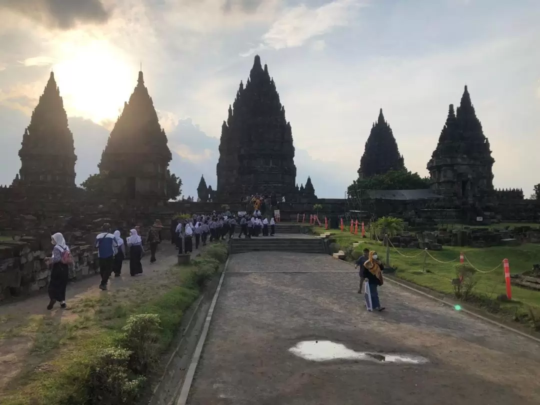  2D1N Borobudur Temple, Candirejo Village & Taman Sari Water Castle Tour from Yogyakarta