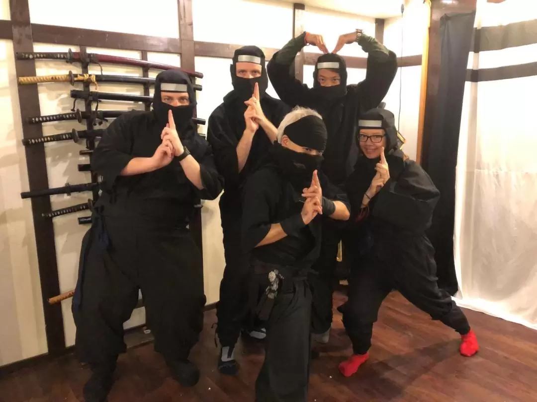 Ninja Workshop and Costume Rental Experience in Osaka