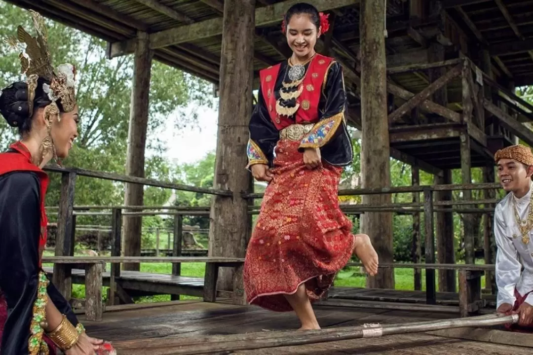 Sarawak Cultural Village Half Day Tour from Kuching