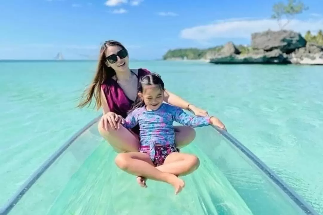 Boracay Crystal Kayak Photo-op Experience