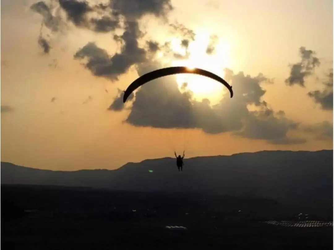 Tandem Paragliding in Aso