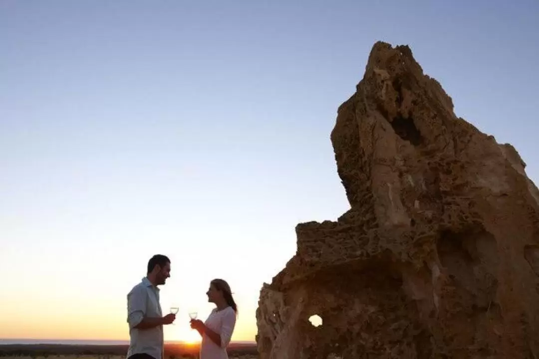 Pinnacle Desert Sunset & Stargazing Day Tour from Perth