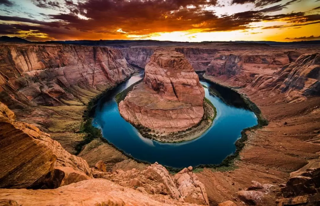 Lower Antelope Canyon & Horseshoe Bend Bus Tour from Las Vegas