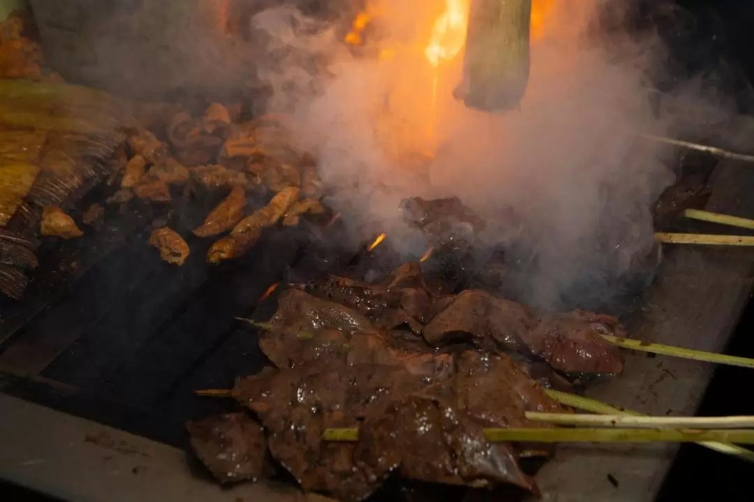 Street Food & Old Taverns Tour in Lima Historic Center