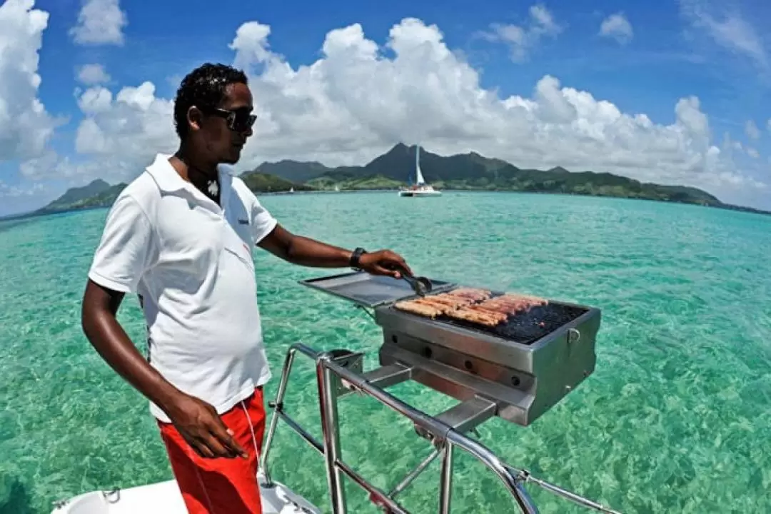 Catamaran to Ile aux Cerfs with 3 Activities Experience in Mauritius