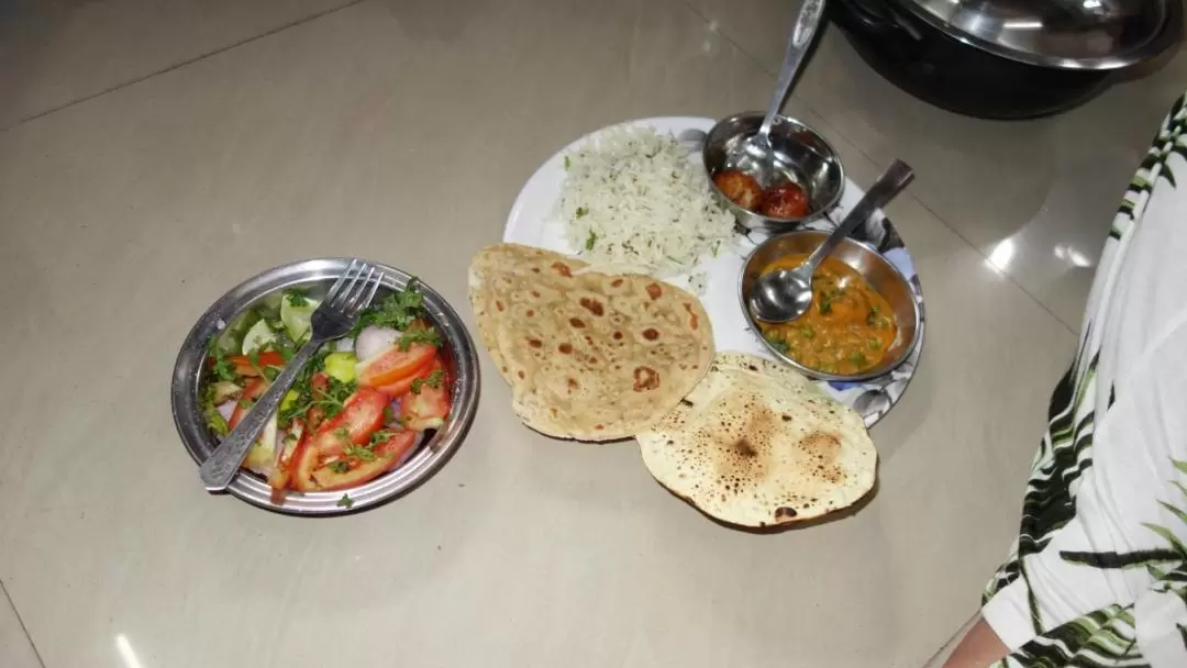 Cooking Class with a Local Family in Mumbai