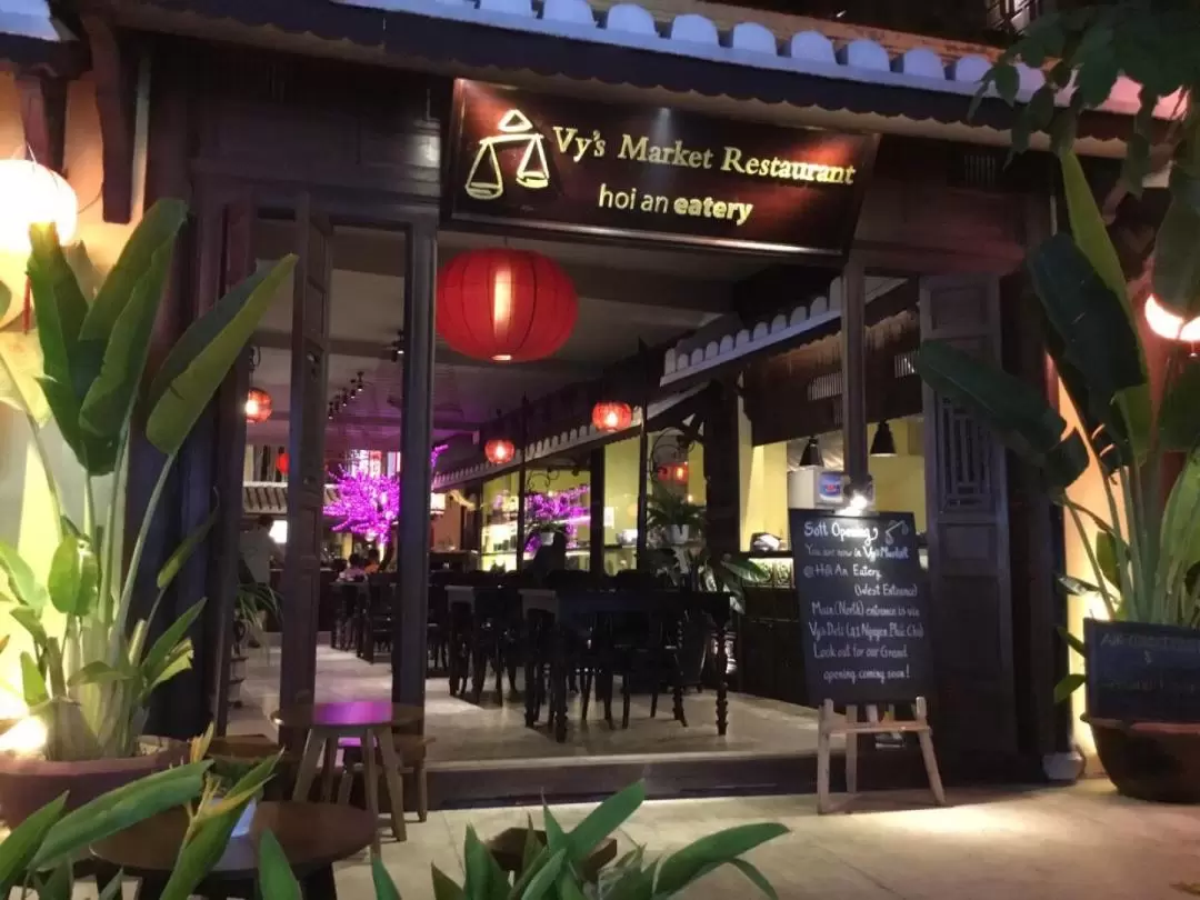 Hoi An Local Specialties & Dining Experience at Vy's Market Restaurant