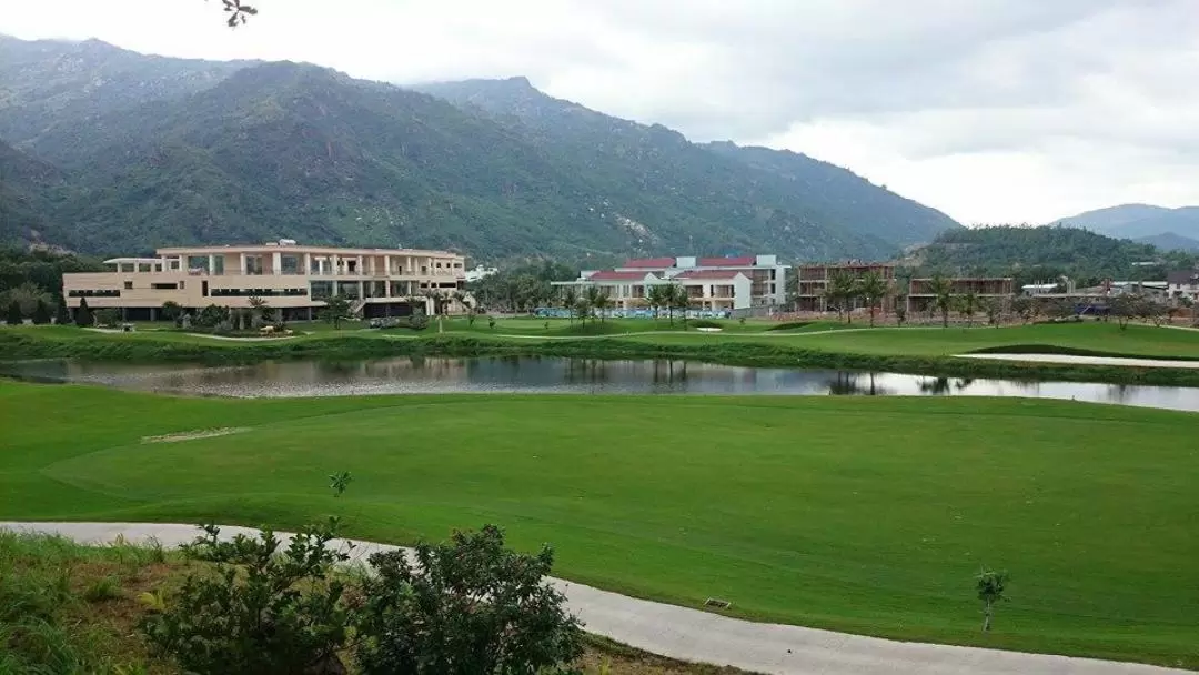 Private car to Golf Courses in Nha Trang, Cam Ranh and surrounding areas