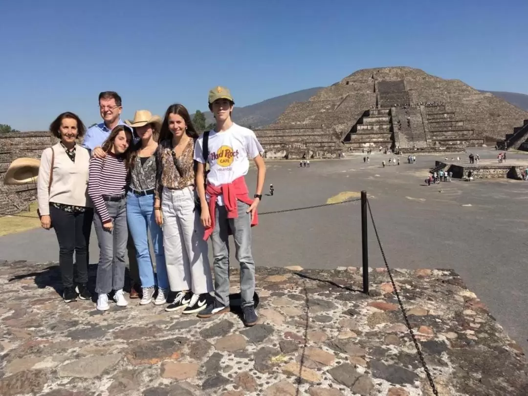 テオティワカン・トラテロルコ・グアダルーペ寺院 ツアー（メキシコシティ発）