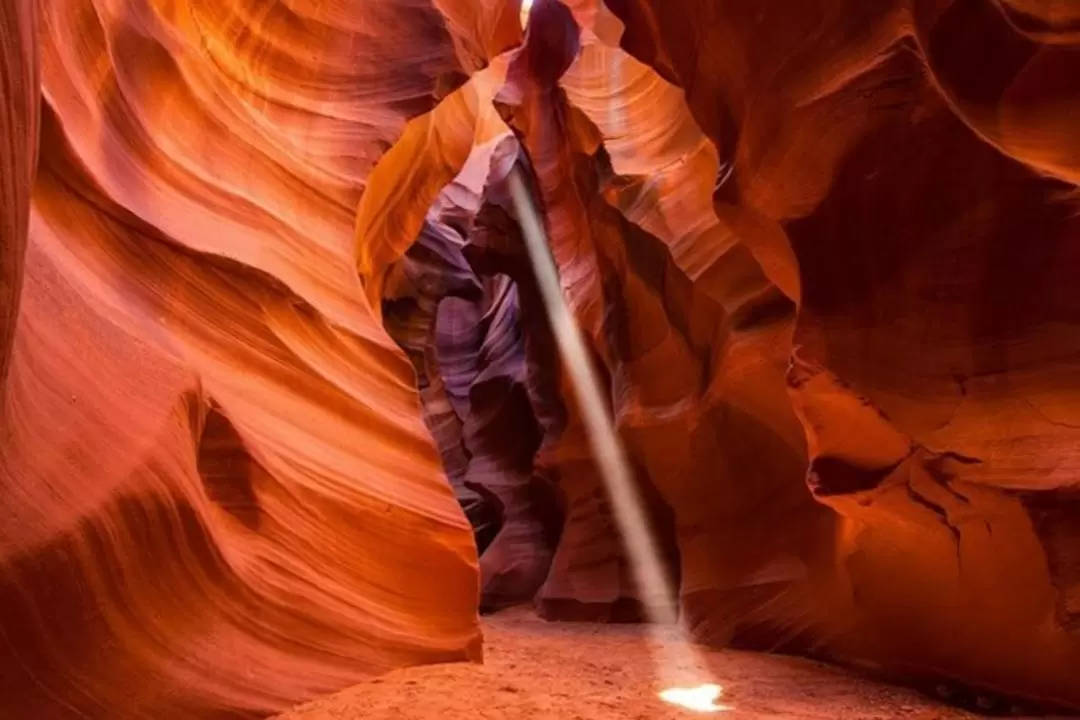 Upper Antelope Canyon, Horseshoe Bend, & Lake Powell Tour with Lunch