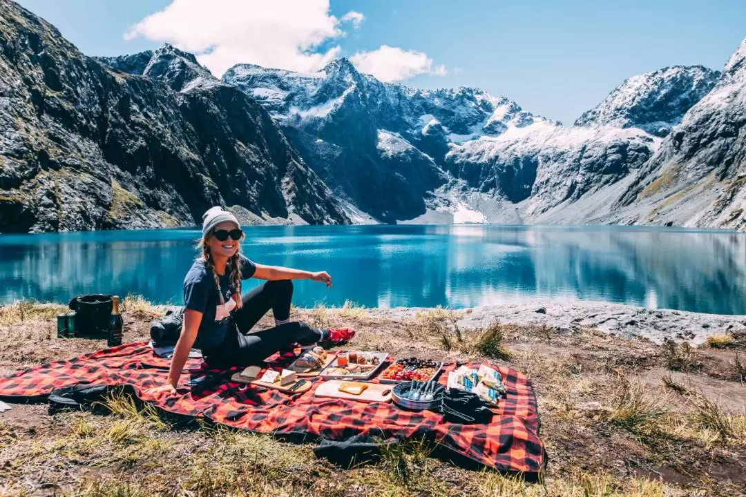 Picnic on A Peak Helicopter Experience by Over The Top Helicopters in Queenstown