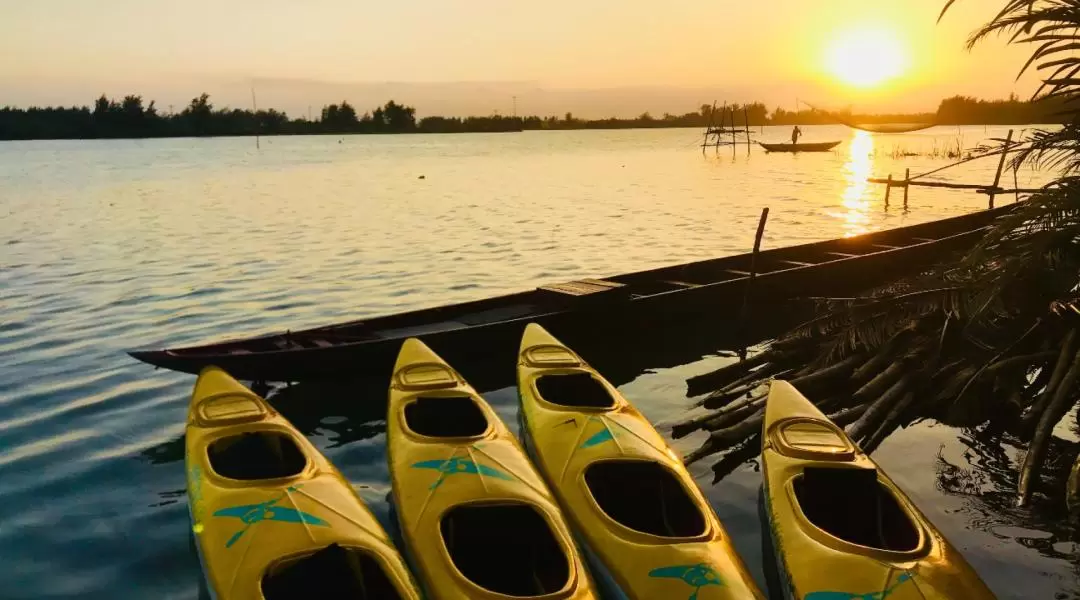 Sunset Kayaking Experience in Hoi An