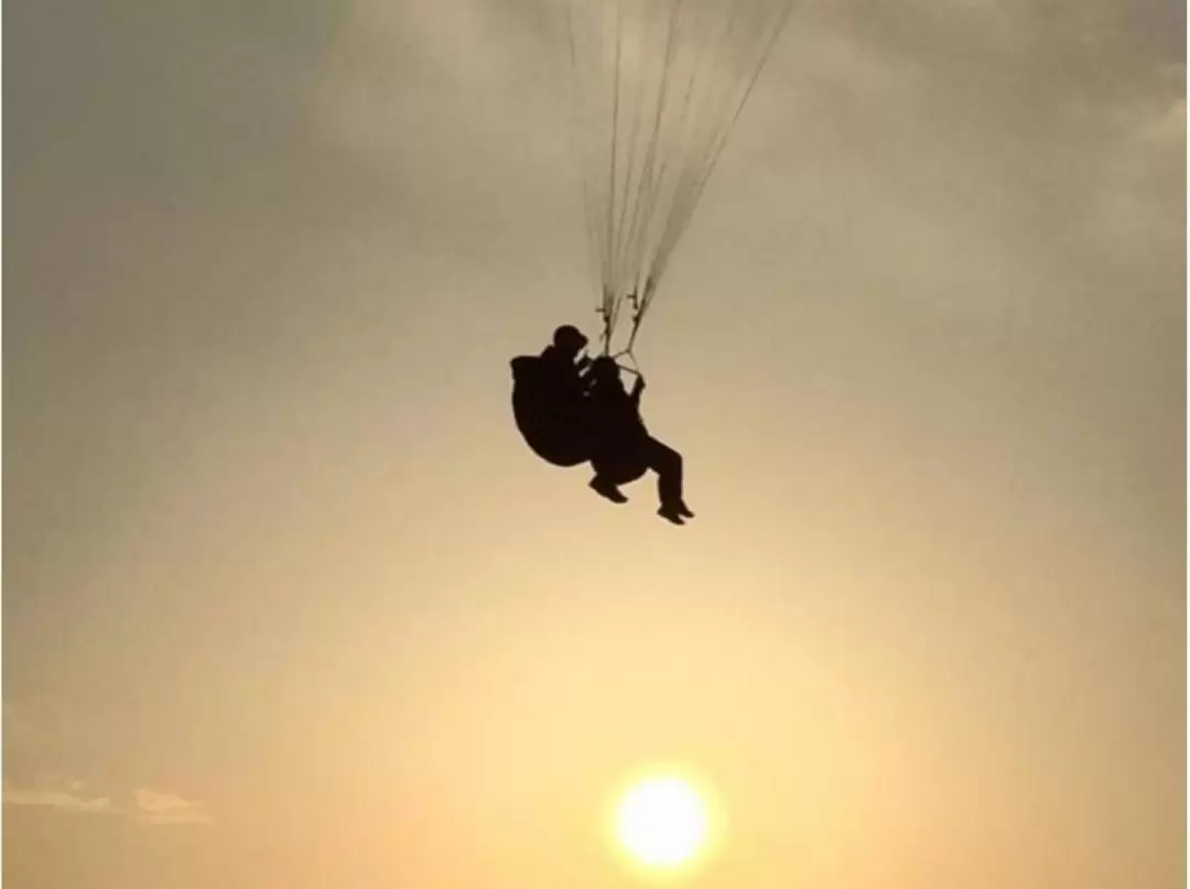 Tandem Paragliding in Aso