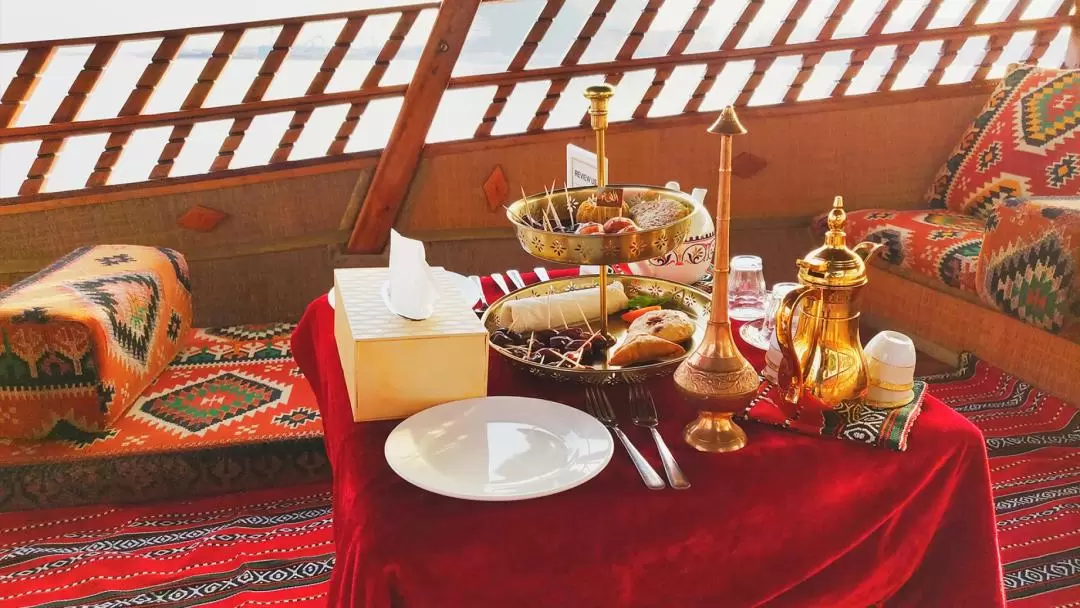 Emirati High Tea Abra Traditional Boat Tour in Dubai