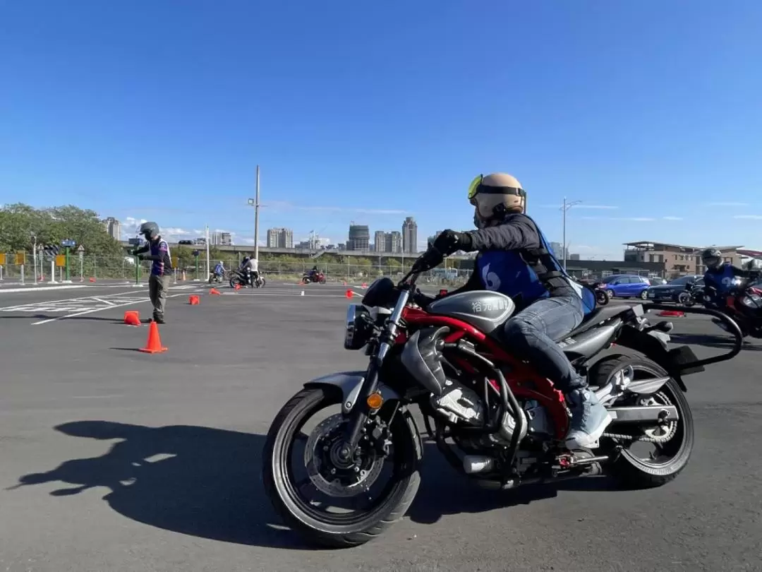 Motorcycle Experience in Banqiqo, New Taipei