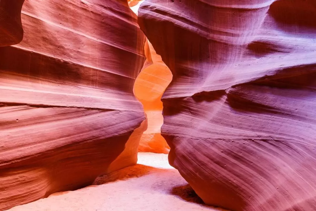 Upper Antelope Canyon, Horseshoe Bend, & Lake Powell Tour with Lunch