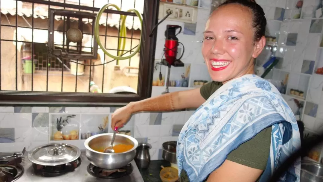 Cooking Class with a Local Family in Mumbai