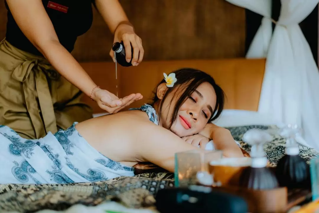 Spa And Massage Experience at The Lotus Spa Bali