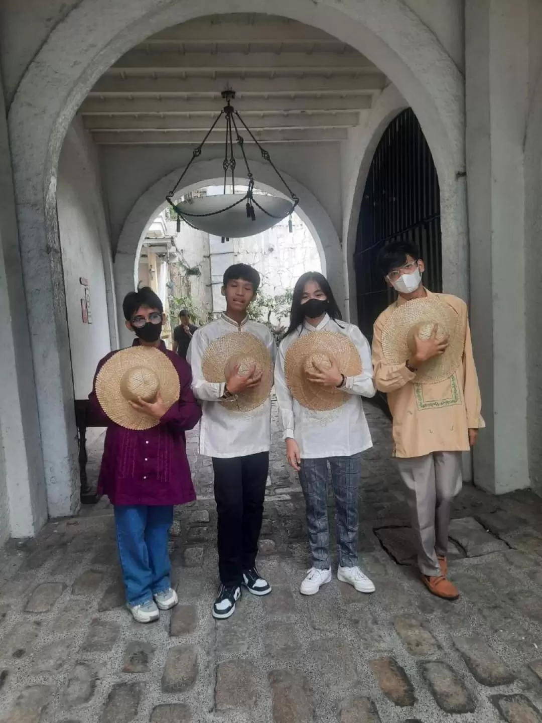 Filipiniana and Barong Rental in Intramuros