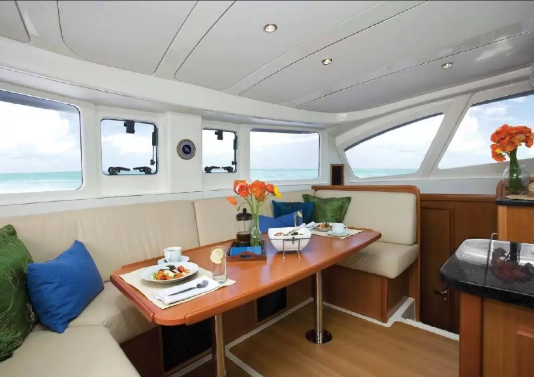 Singapore Private Yacht Charter by Victoria Yacht