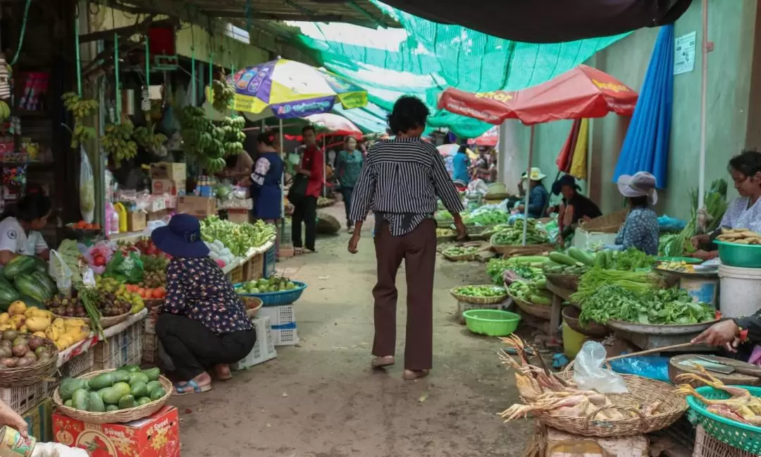 Phsar Krom Local Market Private Tour