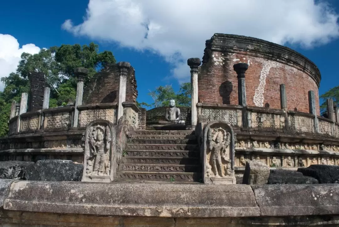 Pasikudah and Sigiriya 2 Day Tour from Colombo