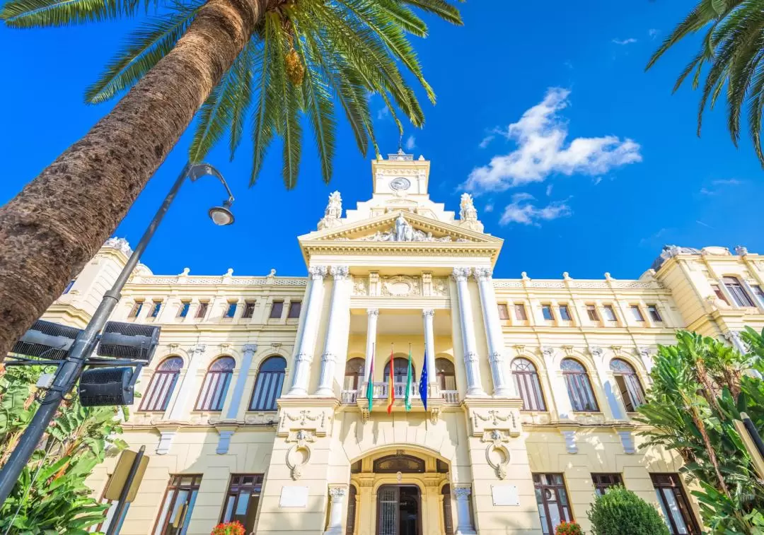 Private Malaga Scavenger Hunt Self-Guided Walking Trip