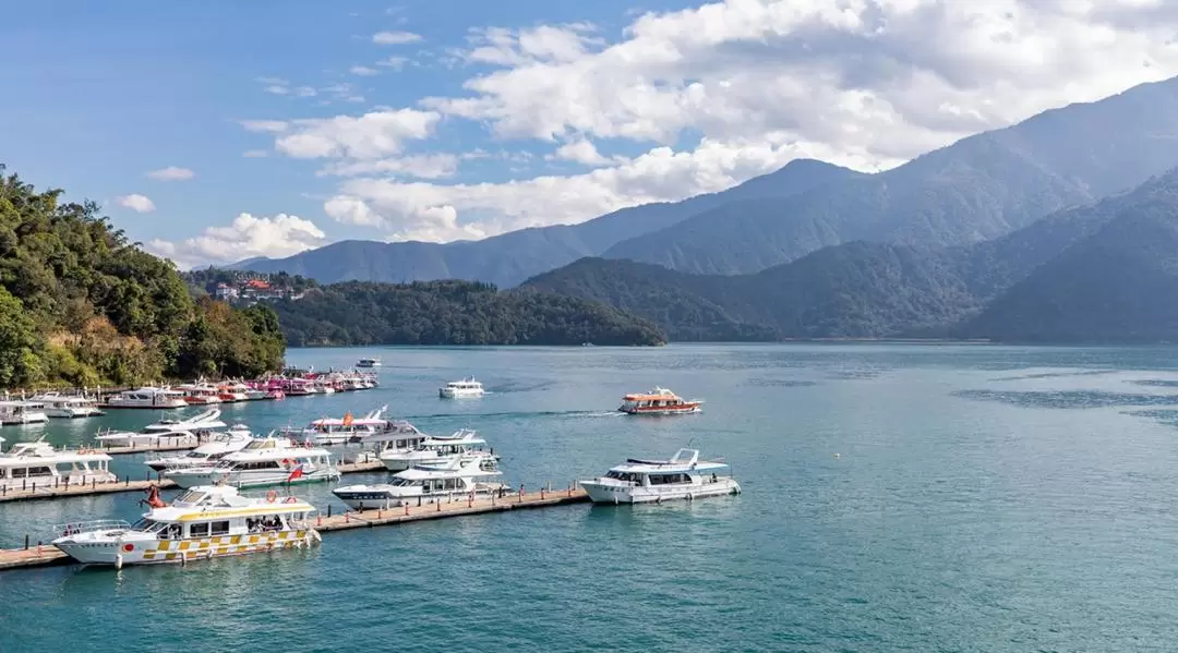 Sun Moon Lake One-Day Tour from Taichung