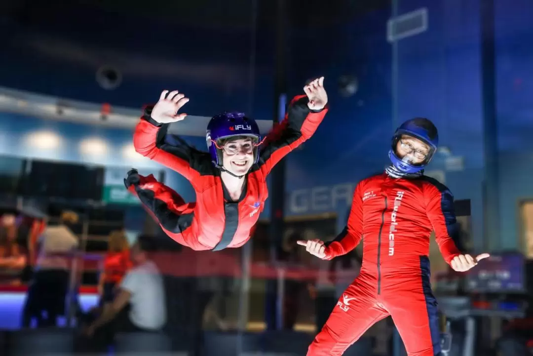 iFLY 屋内スカイダイビング体験（パース）