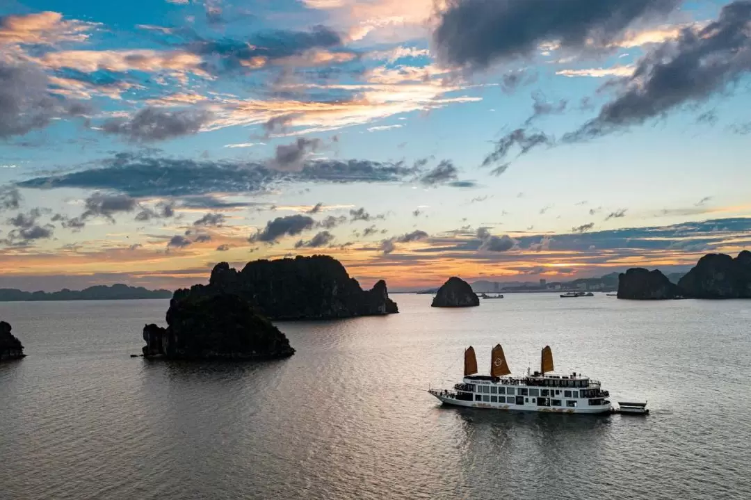 [Route 2] 2D1N Ha Long Bay Excursion Cruise Tour by Emperor Cruise