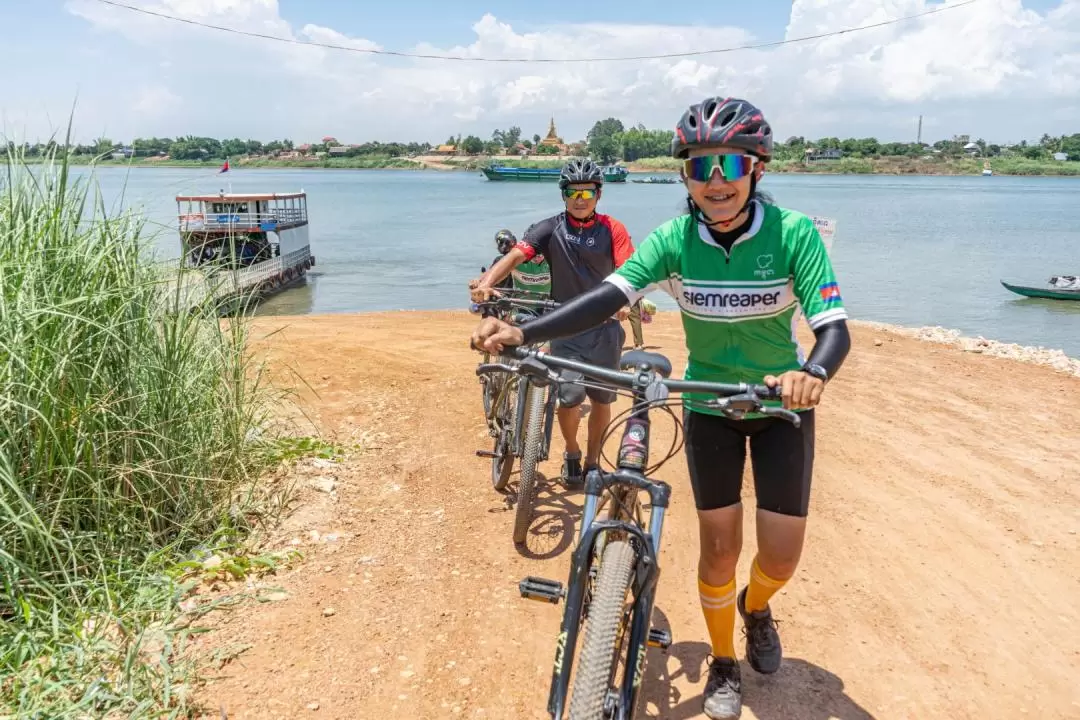 Cycle the Mekong Island from Phnom Penh Day Tour