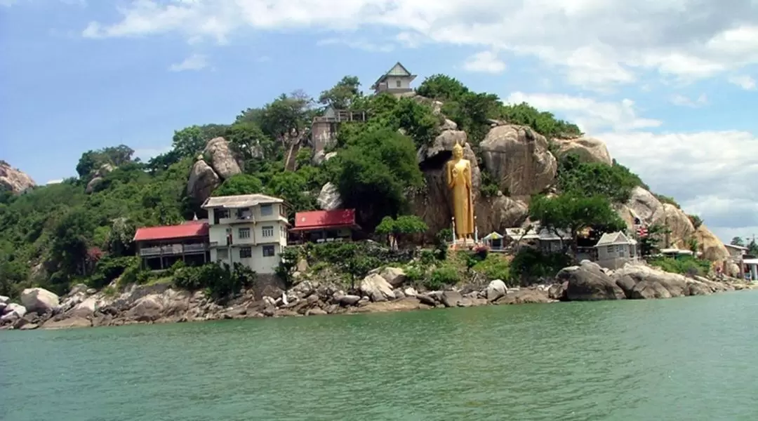 Hua Hin Highlights & Monsoon Valley Vineyards Tour