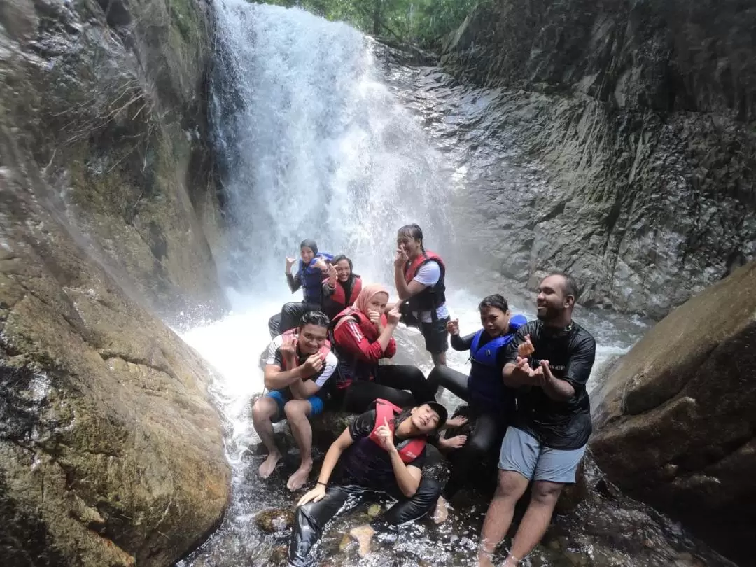 Waterfall Trekking Experience with Photographer and Meals in Tanjung Malim