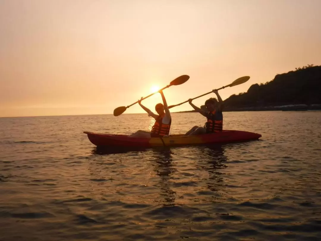 Pingtung: Liuqiu Kayaking Experience and Sunrise Kayak Tour