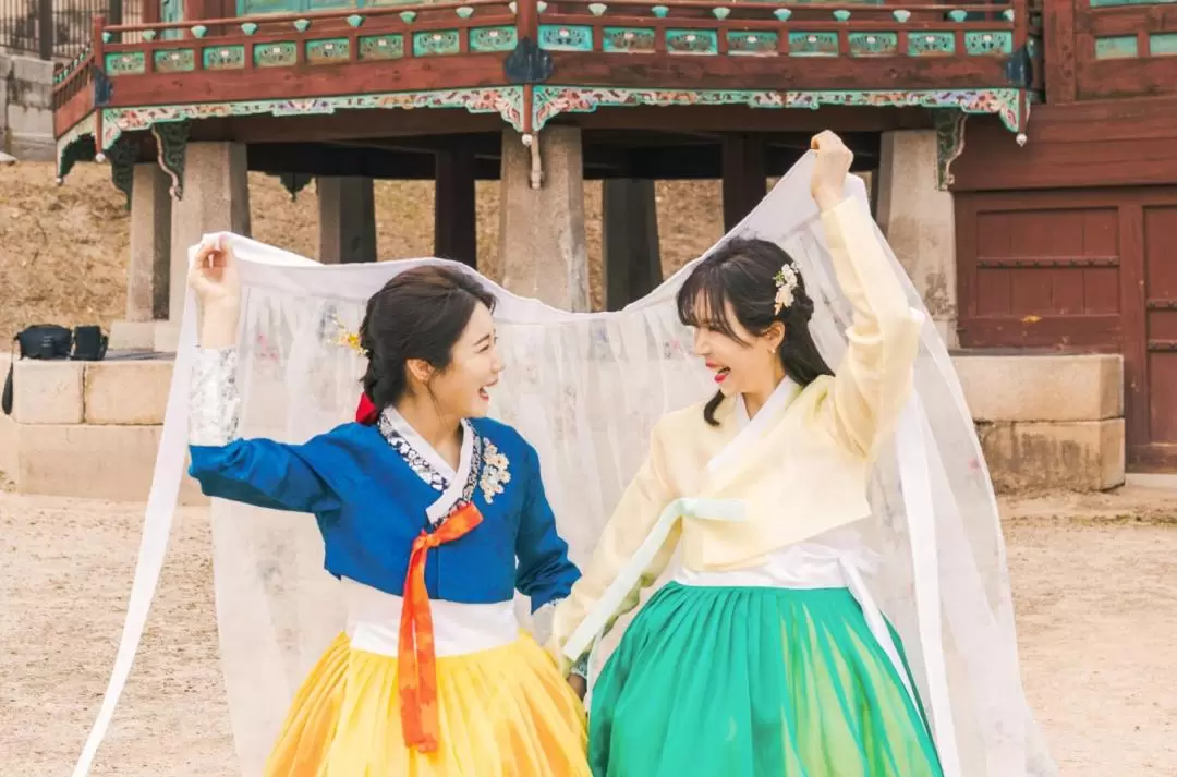 Hanbok Experience at Hanboknam Gyeongbokgung with Korean Hairstyling