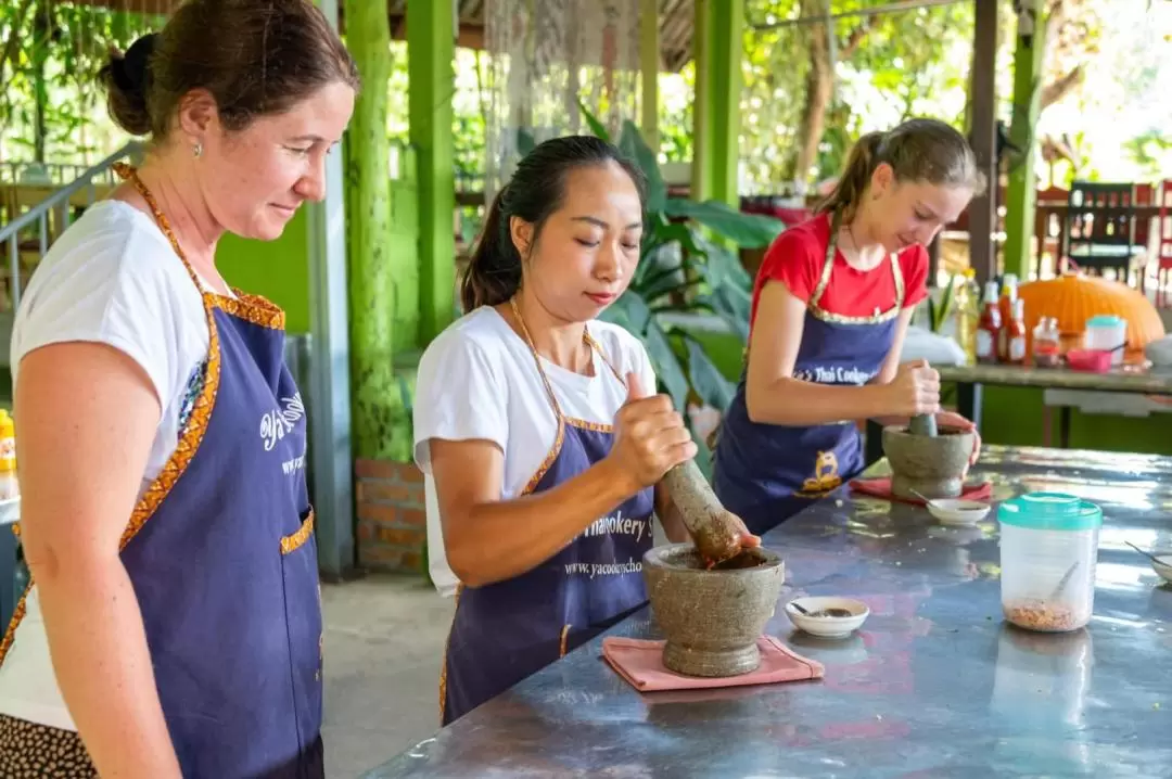 タイ料理教室（アオナン / Ya's Thai Cookery School提供）