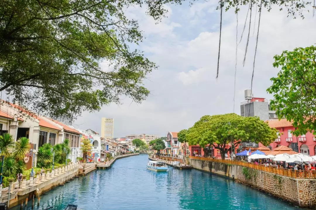 Malacca Night Tour with River Cruise and Trishaw Ride from Kuala Lumpur