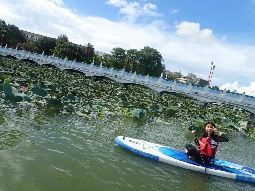 Lotus Pond SUP Experience in Kaohsiung