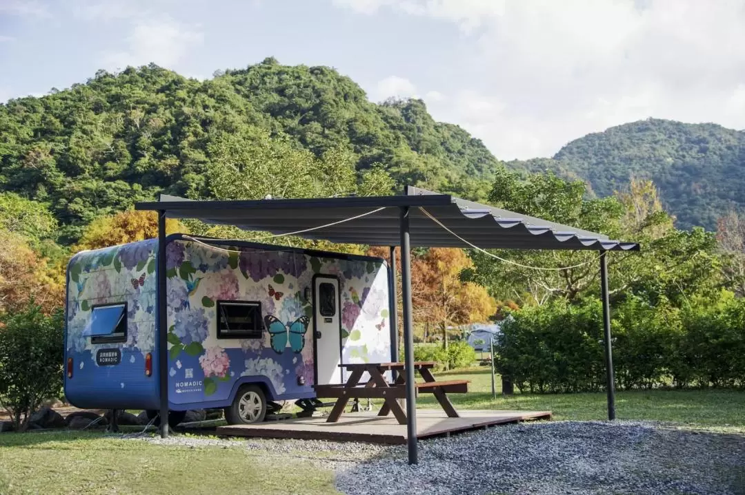 宜蘭露營｜那山那谷露營車．泰雅圖騰帳空手露營．野遊漂漂河體驗