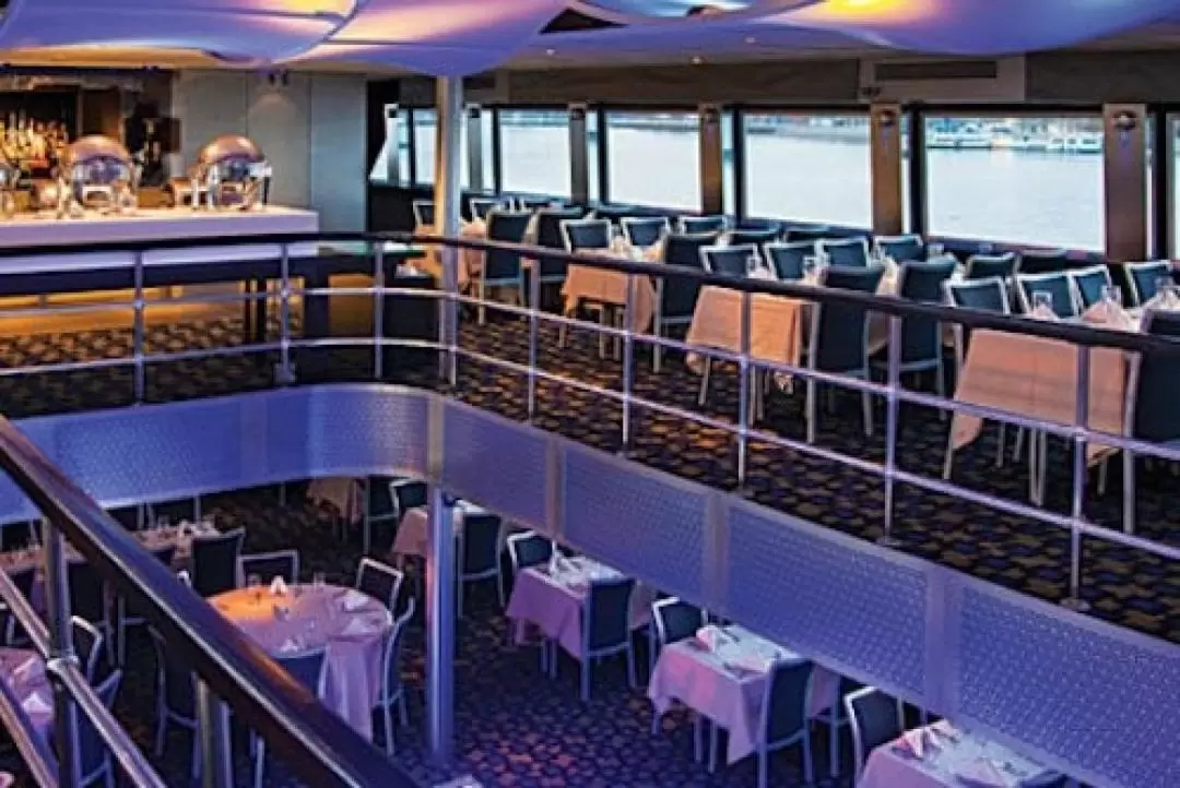 Signature Dinner Cruise Experience in Philadelphia 