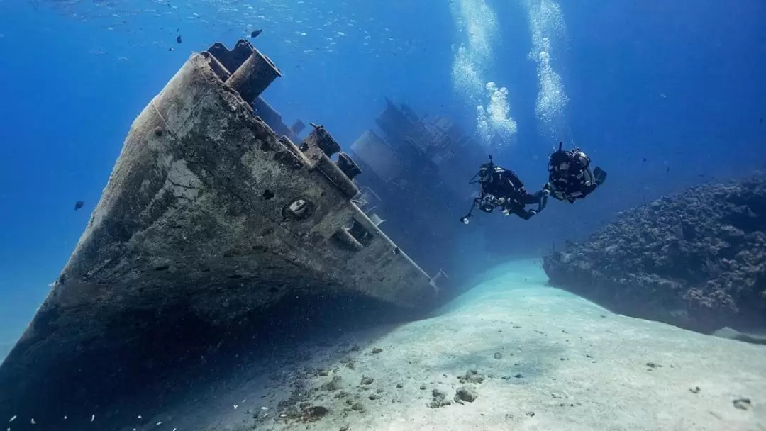 PADI Wreck Diver in Okinawa with PADI 5 Star IDC