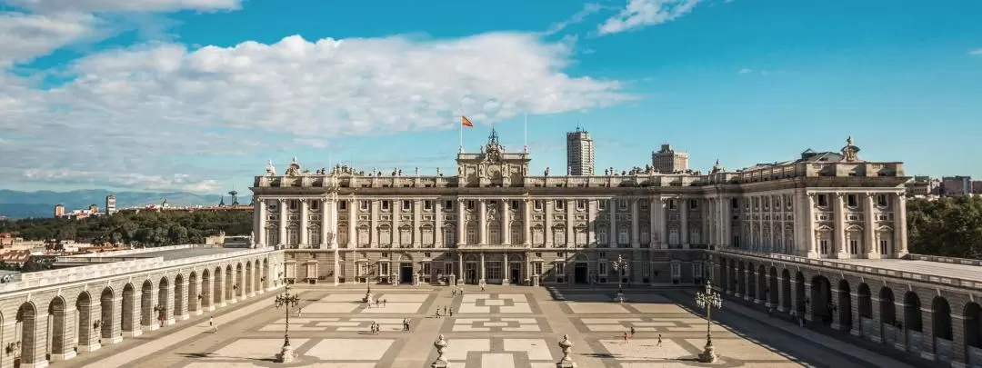 Royal Palace of Madrid Guided Tour with Fast Track Access