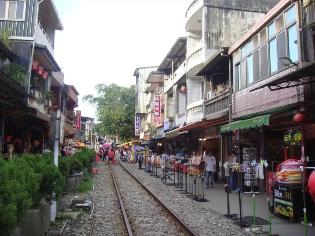 Jiufen & Shifen Day Tour with Japanese Guide