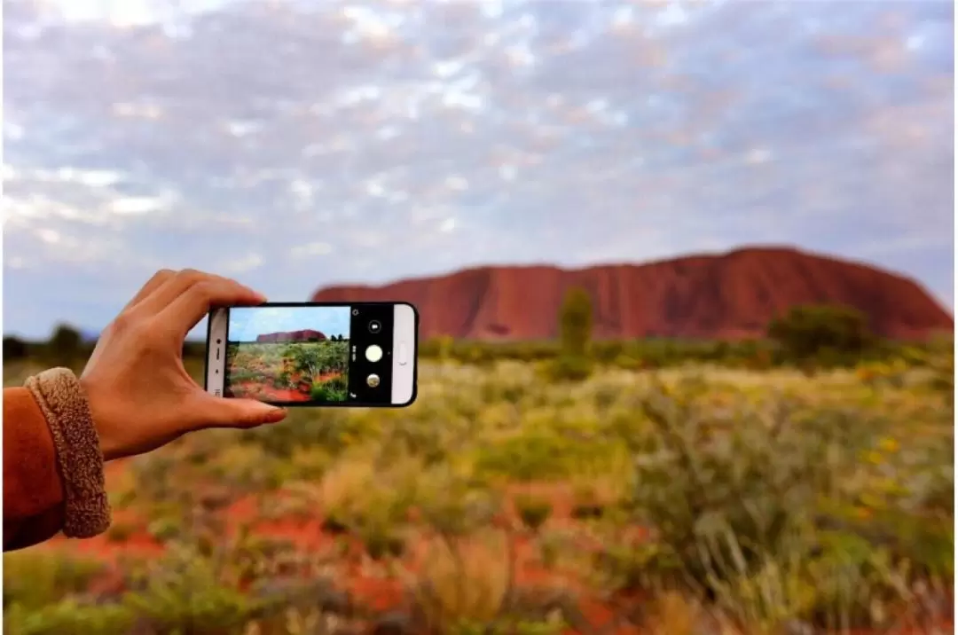 [Chinese-speaking tour guide] Uluru Sunrise and Base Tour